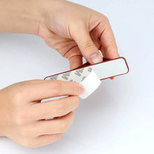 Заредете изображение във визуализатора на галерията – Self-adhesive finger holder with zipper - green
