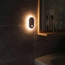 Заредете изображение във визуализатора на галерията – Baseus led (natural light) aisle light with motion detector + cable for charging dgsun-ra02 white - TopMag
