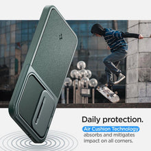 Заредете изображение във визуализатора на галерията – Spigen Optik Armor case for Samsung Galaxy S24 - dark green
