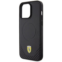Заредете изображение във визуализатора на галерията – Original FERRARI hardcase Carbon Metal Logo Magsafe FEHMP15XPTEK for Iphone 15 Pro Max Black
