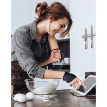 Заредете изображение във визуализатора на галерията – Set of two fabric stabilizers with Velcro, black band for right and left wrist - TopMag
