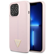 Заредете изображение във визуализатора на галерията – Guess GUHCP13LSLTGU iPhone 13 Pro / 13 6,1" fioletowy/purple hardcase Silicone Triangle - TopMag
