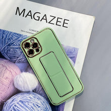 Заредете изображение във визуализатора на галерията – New Kickstand Case for iPhone 13 Pro with stand green - TopMag
