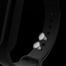 Заредете изображение във визуализатора на галерията – Replacement silicone band for Xiaomi Smart Band 7 strap bracelet bracelet white - TopMag
