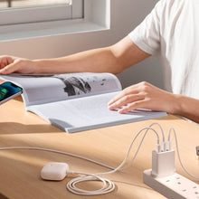 Заредете изображение във визуализатора на галерията – Baseus Compact charger 3x USB 17W UK plug white (CCXJ020302) - TopMag
