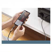 Заредете изображение във визуализатора на галерията – Ugreen adapter 3.5mm audio adapter (male) to 6.35mm mini jack (female) gray (AV168) - TopMag
