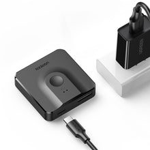 Заредете изображение във визуализатора на галерията – Ugreen CM430 signal splitter 2x DisplayPort (input) to 1x DisplayPort (output) 4K / 1080p switch black (60622) - TopMag
