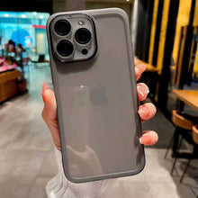 Заредете изображение във визуализатора на галерията – Protective Lens Case for Iphone 13 black clear
