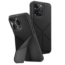 Заредете изображение във визуализатора на галерията – Uniq case Transforma iPhone 15 Pro 6.1" Magclick Charging black/ebony black
