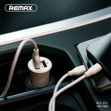 Заредете изображение във визуализатора на галерията – REMAX car charger ROCKET 2xUSB 2,4A RCC217 black
