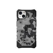 Заредете изображение във визуализатора на галерията – ( UAG ) Urban Armor Gear Pathfinder case for IPHONE 13 midnight camo
