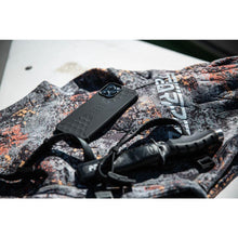 Заредете изображение във визуализатора на галерията – ( UAG ) Urban Armor Gear Standard Issue for IPHONE 13 green
