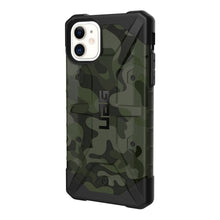 Заредете изображение във визуализатора на галерията – ( UAG ) Urban Armor Gear case Pathfinder for iPhone 11 forest camo
