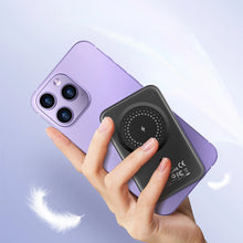Заредете изображение във визуализатора на галерията – Choetech B655 mini wireless magnetic powerbank 5000mAh - silver
