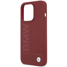 Заредете изображение във визуализатора на галерията – BMW Silicone Big Logo MagSafe case for iPhone 15 Pro - red
