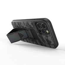 Заредете изображение във визуализатора на галерията – Adidas SP Grip Case CAMO iPhone 12/12 Pro czarny/black 42452
