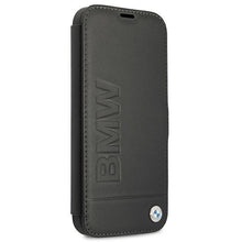 Заредете изображение във визуализатора на галерията – Etui BMW BMFLBKP13LSLLBK iPhone 13 Pro /13 6,1" czarny/black book Signature
