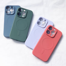 Заредете изображение във визуализатора на галерията – iPhone 13 Silicone Case Magsafe - dark blue

