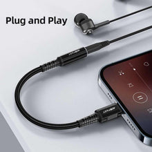 Заредете изображение във визуализатора на галерията – Acefast cable audio to iphone lightning 8-pin - jack 3,5mm (female) mfi aluminum alloy c1-05 18 cm black - TopMag
