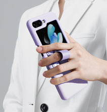 Заредете изображение във визуализатора на галерията – Nillkin Flex Flip Case with Hanger and Stand for Samsung Galaxy Z Flip 5 - green
