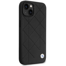 Заредете изображение във визуализатора на галерията – Case BMW BMHCP14S22RQDK iPhone 14 6.1" black/black Leather Quilted
