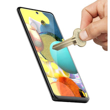 Заредете изображение във визуализатора на галерията – Araree sub core tempered glass for samsung a51 5g transparent - TopMag
