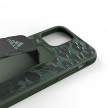 Заредете изображение във визуализатора на галерията – Adidas SP Grip Case Leopard iPhone 12/ 12 Pro green/zielony 43720
