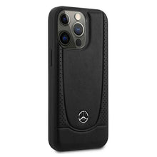 Заредете изображение във визуализатора на галерията – Mercedes MEHCP13LARMBK iPhone 13 Pro / 13 6,1" hardcase czarny/black Urban Line
