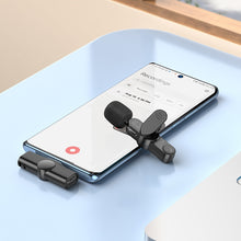 Заредете изображение във визуализатора на галерията – Borofone Lavalier wireless microphone BFK12 Trophy Typ C black
