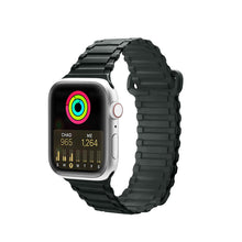 Заредете изображение във визуализатора на галерията – Dux Ducis Strap (Armor Version) strap for Apple Watch Ultra, SE, 8, 7, 6, 5, 4, 3, 2, 1 (49, 45, 44, 42 mm) silicone magnetic band bracelet green
