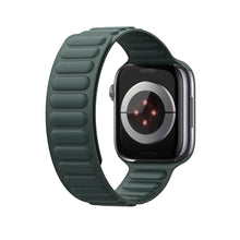 Заредете изображение във визуализатора на галерията – Magnetic Dux Ducis Strap BL for Apple Watch 38 / 40 / 41 mm - green
