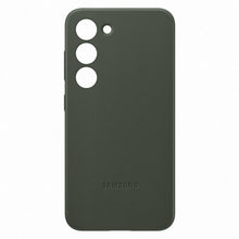 Заредете изображение във визуализатора на галерията – Samsung Leather Cover case for Samsung Galaxy S23 case made of natural leather green (EF-VS911LGEGWW)
