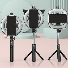 Заредете изображение във визуализатора на галерията – Selfie Stick - with detachable bluetooth remote control, tripod and ring lamp - P20D Black
