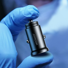 Заредете изображение във визуализатора на галерията – Joyroom JR-CCN06 30W 2x USB-C mini car charger metal - black
