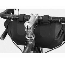 Заредете изображение във визуализатора на галерията – Bike bag on wheel with zip waterproof 7l sahoo 112030 - TopMag
