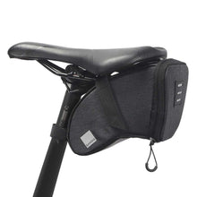 Заредете изображение във визуализатора на галерията – Bike bag under the bicycle seat with zip 1,5l sahoo 131470l-sa - TopMag
