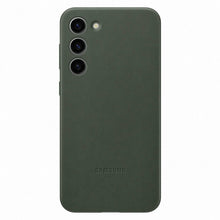 Заредете изображение във визуализатора на галерията – Samsung Leather Cover case for Samsung Galaxy S23+ case made of natural leather green (EF-VS916LGEGWW)
