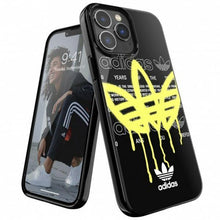 Заредете изображение във визуализатора на галерията – Adidas OR Snap Case Summer Graffiti iPhone 13 Pro/ 13 61" czarny/black 47803
