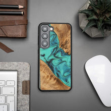 Заредете изображение във визуализатора на галерията – Wood and resin case for Samsung Galaxy S23 Bewood Unique Turquoise - turquoise black
