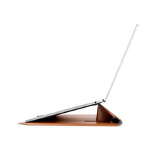 Заредете изображение във визуализатора на галерията – Uniq Oslo laptop Sleeve 14" brown/tofee brown
