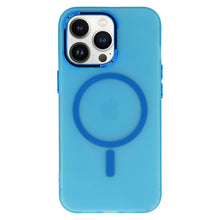 Заредете изображение във визуализатора на галерията – Magnetic Frosted Case for Iphone 15 Pro Max Blue

