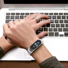Заредете изображение във визуализатора на галерията – Replacement Metal Wristband Magnetic Bracelet Strap For Xiaomi Mi Band 6 / Mi Band 5 / Mi Band 4 / Mi Band 3 Gold Pink
