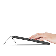 Заредете изображение във визуализатора на галерията – Dux Ducis Toby case for iPad 10.9'' 2022 (10 gen.) cover with space for Apple Pencil stylus smart cover stand black
