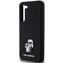 Заредете изображение във визуализатора на галерията – Karl Lagerfeld Silicone Karl&amp;Choupette Metal Pin case for Samsung Galaxy S23+ - black

