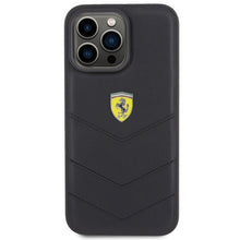 Заредете изображение във визуализатора на галерията – Original FERRARI hardcase Quilted Metal Logo FEHCP15XRDUK do Iphone 15 Pro Max Black
