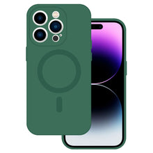 Заредете изображение във визуализатора на галерията – TEL PROTECT MagSilicone Case for Iphone 13 Green
