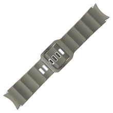 Заредете изображение във визуализатора на галерията – Samsung Rugged Sport Band strap Samsung Galaxy Watch (5/4 series) gray (S/M) (ET-SDR90SJEGEU)
