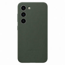 Заредете изображение във визуализатора на галерията – Samsung Leather Cover case for Samsung Galaxy S23 case made of natural leather green (EF-VS911LGEGWW)
