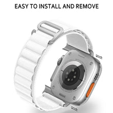 Заредете изображение във визуализатора на галерията – Nylon loop for Apple Watch 42/44/45/49 design 2 white
