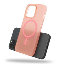 Заредете изображение във визуализатора на галерията – Magnetic Frosted Case for Iphone 15 Pro Pink
